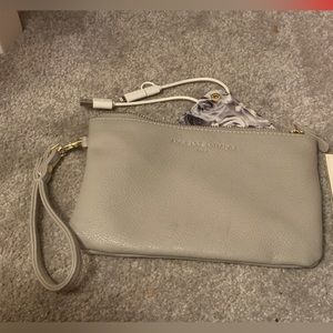 Light grey Adrienne Vittadini studio charging wallet